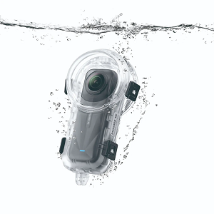 insta360-X5-invisible-dive-case-i-water