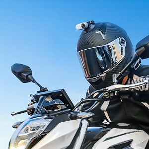 insta360 motorcycle bundle on helmet